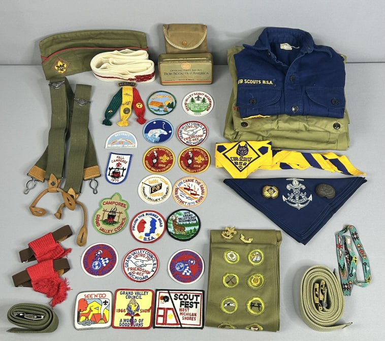 Vintage Boy Scout Cub Scout Lot Huge vintage boy scout lot. Variety of patches, uniforms and (1 of 6)