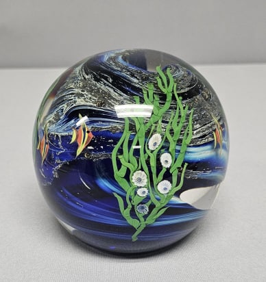 Zellique Studio Glass Aquarium Glass Paperweight Dated 1994 No visible cracks, chips or repairs.: Dated 1994 No visible cracks, chips or repairs.