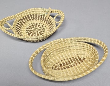 2 South Carolina Lowcountry Coil Baskets Lowcountry baskets, particularly those made of sweetgrass,