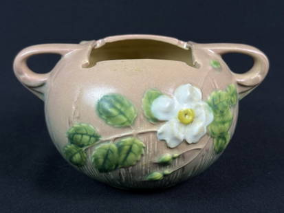 Vintage Roseville Pottery Handled Pot Daisy and leaves. Measures 7.5 x 4 x 6 inches. Some crazing: Daisy and leaves. Measures 7.5 x 4 x 6 inches. Some crazing present.