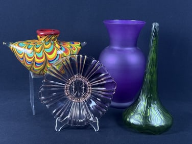 Mixed Grouping Vintage Art Glass Four pieces of art glass. No makers marks present. Please see