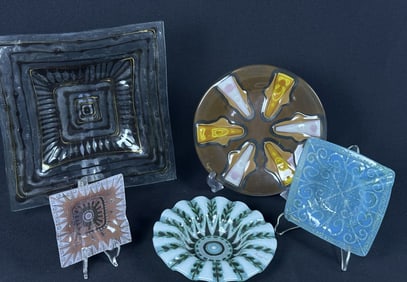 Vintage Higgins Art Glass Tray & Dish Grouping 5 pieces largest measures 10 x 10 x 1.25 inches.