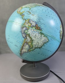 National Geographic Light Up Globe Globe light by National Geographic, copyright 2000. Works great.