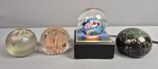 4 Art Glass Round Paperweights & Light Up Display Base