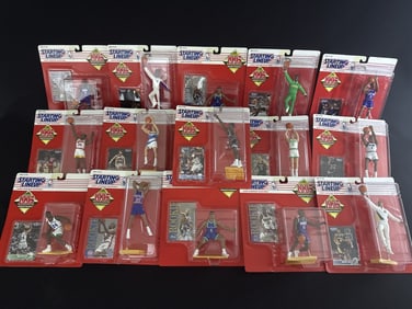 1995 Topps Starting Lineup Basketball Collection 16 unopened figures. Some warping on card backs.