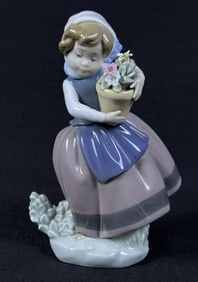 Lladro Porcelain Figurine #5223 Spring Is Here Measures 6.5 x 4 x 3.5 inches. No original box