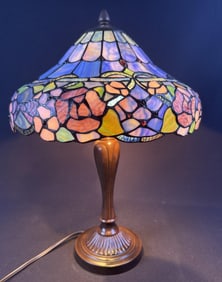 Tiffany Style Stained Glass Table Lamp Measures 19.5 inches tall by 14.5 inches wide. Works.