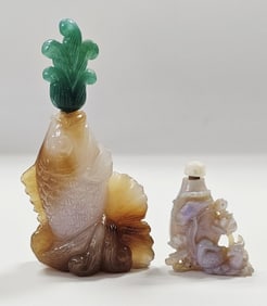 Vintage & Antique Chinese Agate Snuff Bottles Cork on the fish stopper almost detached. Cracks on
