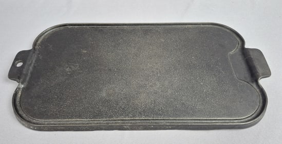 Vintage Cast Iron Wagner Ware Griddle Measures 17 x 10 inches. Please see images for details