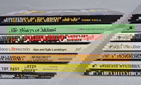 7 Vintage Assorted Paperback Books Please see images for details regarding the condition.