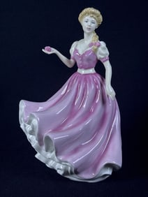 Royal Doulton Figuring HN 4309 Jaqueline Measures 8.75 x 5 x 5 inches. No original box. Free from