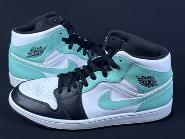 Air Jordan 1 Mid Tropical Twist Men’s Size 13 No original box. No holes or cuts in leather.