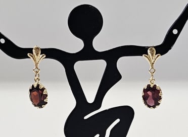 14K Yellow Gold Garnet Drop Earrings Earrings weigh 1.1 Grams: Earrings weigh 1.1 Grams