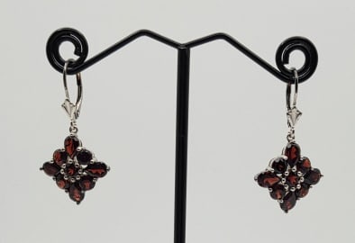 Vintage Sterling Silver Garnet Earrings Earrings weigh 5.6 Grams: Earrings weigh 5.6 Grams