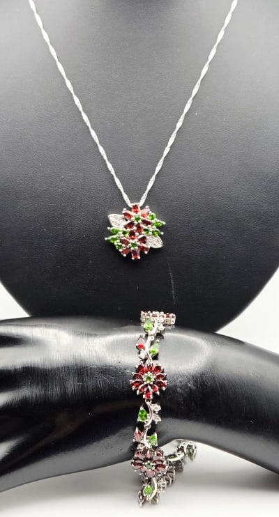 BBJ Signed Sterling Silver Garnet Floral Set Necklace Measures 18" (1 of 13)