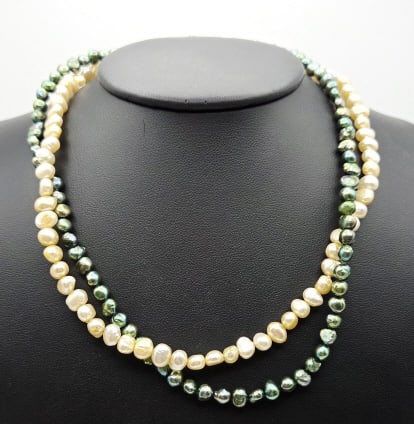 Vintage Green and Peach Genuine Pearl Necklaces Necklaces Measure 16" Gold Tone Metal: Necklaces Measure 16" Gold Tone Metal
