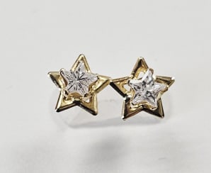 14K Yellow Gold Star CZ Stud Earrings Earrings weigh .46 Grams: Earrings weigh .46 Grams