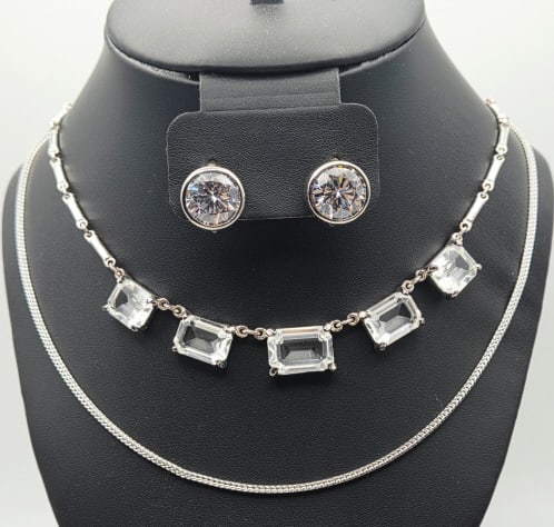 Swarovski Crystal Silver Tone Set Crystal Necklace Measures 18"  Chain Measures 18" (1 of 10)