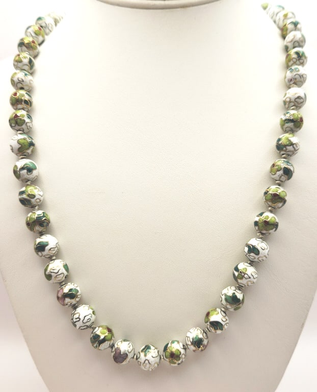 Vintage Chinese Cloisonne Beaded Necklace Necklace is 23".: Necklace is 23".
