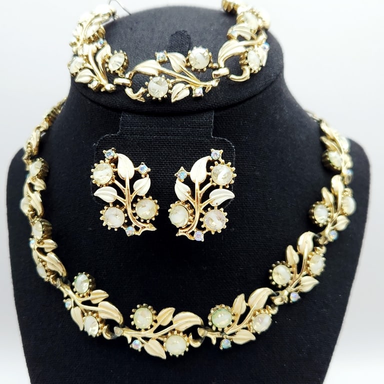 Coro Aurora Borealis Rhinestone Branch Leaf Set Necklace Bracelet & Clip Earrings: Necklace Bracelet & Clip Earrings Necklace is 17". Bracelet is 7".
