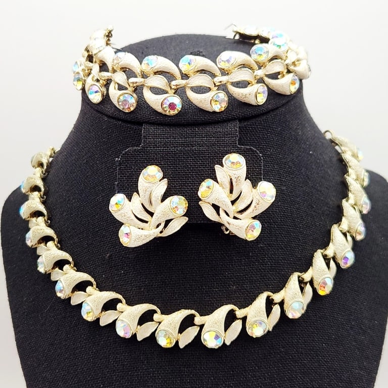 Vintage Gold Tone Aurora Borealis Necklace Set Bracelet & Clip Earrings (1 of 8)