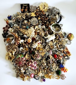 Mystery Jewelry Grab Bag What Will You Find??? Weighs 6lb