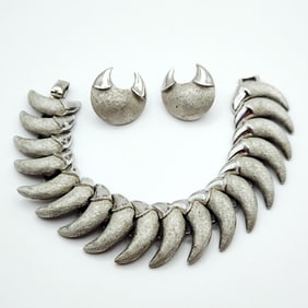 Puccini Claw Half Moon Necklace & Earrings Clip Earrings Silver Tone Metal