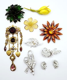 Assorted Vintage Brooches Pins & Lisner Brooch Pin & Clip Earrings