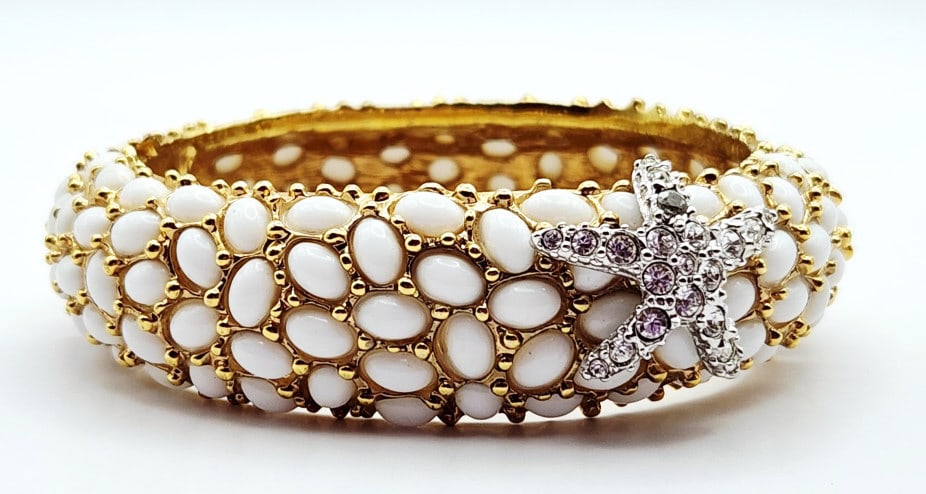 Kenneth Jay Lane White Cabochon Crystal Bracelet Starfish Bangle Bracelet (1 of 8)
