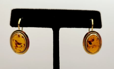 14K 585 Yellow Gold Baltic Amber Earrings Weighs 4.4 grams.