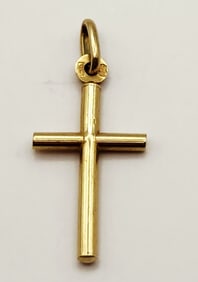 14K Yellow Gold Cross Pendant Weighs 1.5 grams