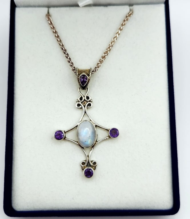 925 Sterling Moonstone & Amethyst Pendant Necklace Necklace is 16" Lot weighs 17.2 grams. (1 of 9)