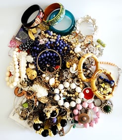 Mystery Grab Bag What Will You Find??? Lot weighs 5 pounds. Contents not inspected.