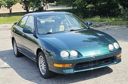 2000 Acura Integra 5 Speed 4 Door Sedan BUYERS PREMIUM