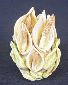 Harmony Kingdom Garden Figurine Box Peace Lily 2.5 inches tall by 2 inches wide. Made in England.