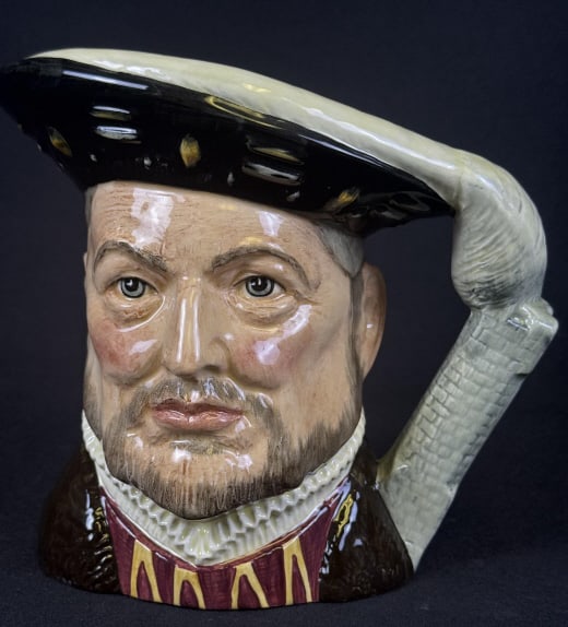 Royal Doulton Ceramic Mug D6642 Henry VIII 7 inches tall by 7 inches wide. Free from damage. (1 of 6)