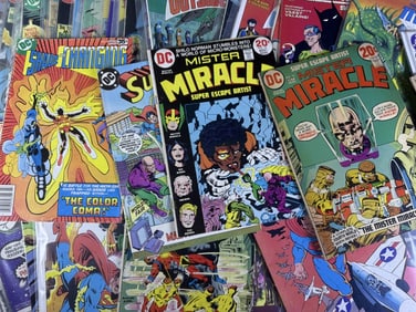 Vintage DC Superhero Comics Mixed Lot Batman, The Outsiders, Green Lantern, Who’s Who and more.