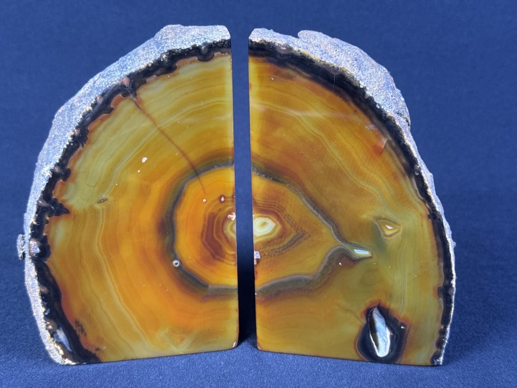 Golden Amber Agate Stone Bookends Measures 6 x 3.5 x 2 inches each. Some chips present please see (1 of 4)