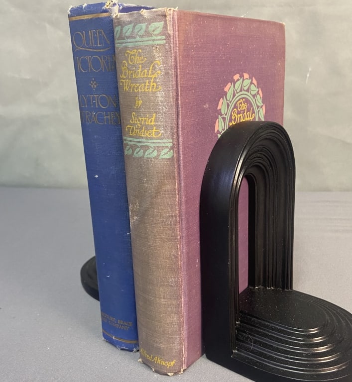 Antique Books Queen Victoria & Bridal Wreath Queen Victoria by Lytton Strachey. Published by: Queen Victoria by Lytton Strachey. Published by Harcourt, Brace and Company, 1921. The Bridal Wreath by Sigrid Undset, translated by C Archer & JS Scott. Published by Alfred A Knopf, 1925. Writing on 