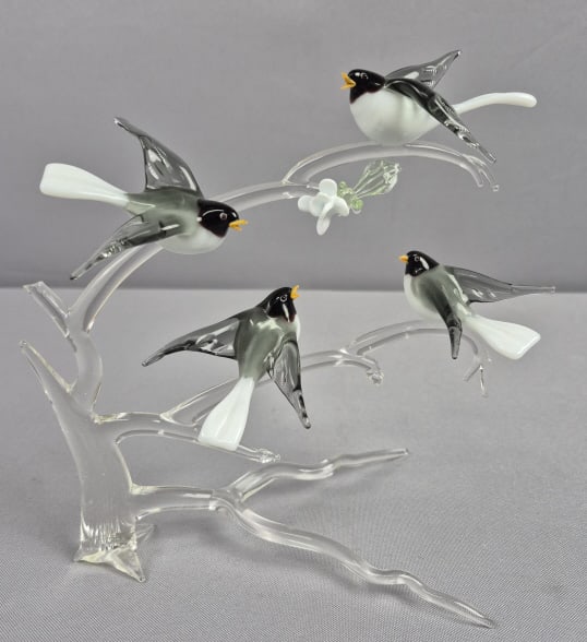 Murano Art Glass Birds on a Branch Figurine Unmarked. 7 inches tall. Free from damage. Please see: Unmarked. 7 inches tall. Free from damage. Please see images for details regarding the condition.