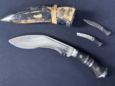 Vintage Kukri Knife with Leather Sheath Includes all three blade pieces. 10 inches long. Signs of