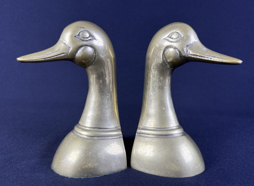 Vintage Brass Geese Bookends 6 x 4 inches each. Made in Korea. Please see photos for further details: 6 x 4 inches each. Made in Korea. Please see photos for further details