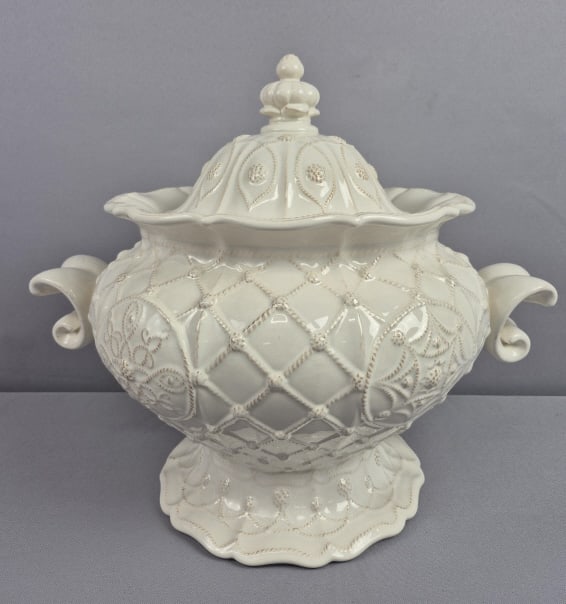 Large Juliska Berry & Thread Ceramic Soup Tureen 14 x 14 inches tall. Small crack under the top rim. (1 of 10)