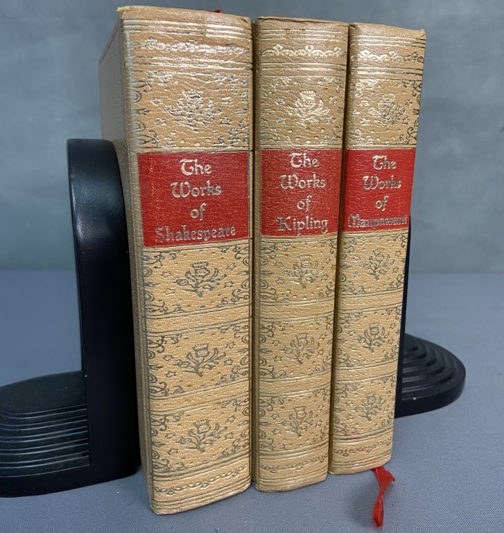Vintage Books Shakespeare, Kipling, Mauspassant Three books published by Black's Reader Service, (1 of 7)