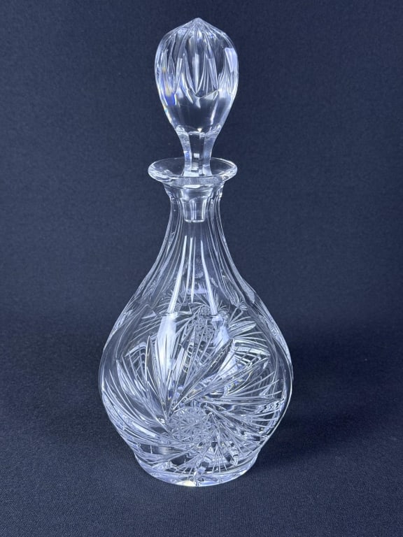 Vintage Cut Glass Crystal Decanter Pinwheel Pattern. With stopper. 7 inches tall without stopper 10 (1 of 4)