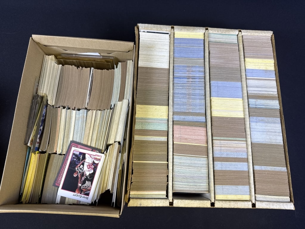 Mixed Lot Assorted Sports Trading cards Not (1 of 3)