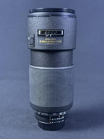 Nikon AF Nikkor 80-200mm F2.8 D ED Zoom Lens With both caps and carry case.
