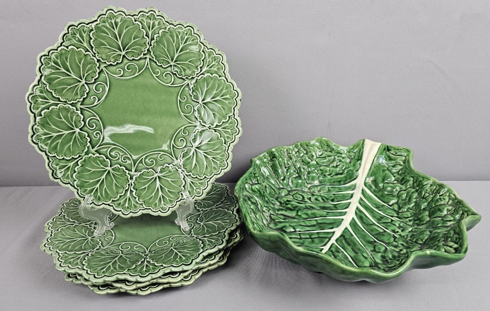 Green Leaf Dishes Including Green Leaf Majolica Dinner Plates: Dinner Plates 4 plates measure 10.5 inches, some crazing. Serving bowl measures 12 inches, small chips, inside and around rim. Please see images for details regarding the condition.