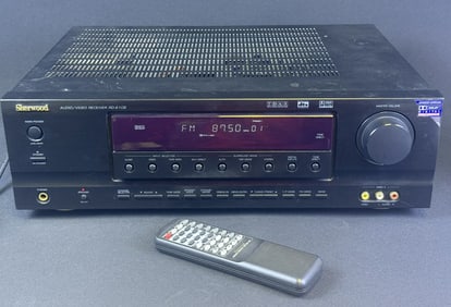 Sherwood RD-6108 Stereo Receiver w Remote Powers on. Remote works (missing battery