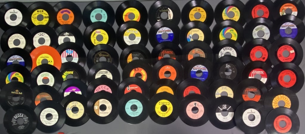 Mystery Lot 45 Vinyl Singles Supremes, Doors 60 vinyl records, untested, no sleeves. Includes Simon (1 of 9)